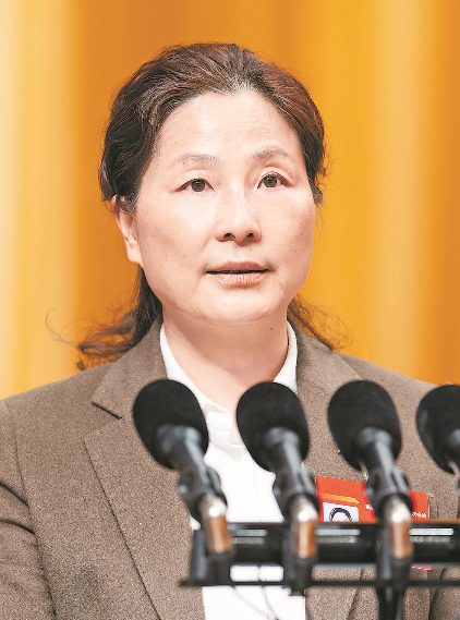 15位委员站上主席台为闽为民协商建言来(图12)