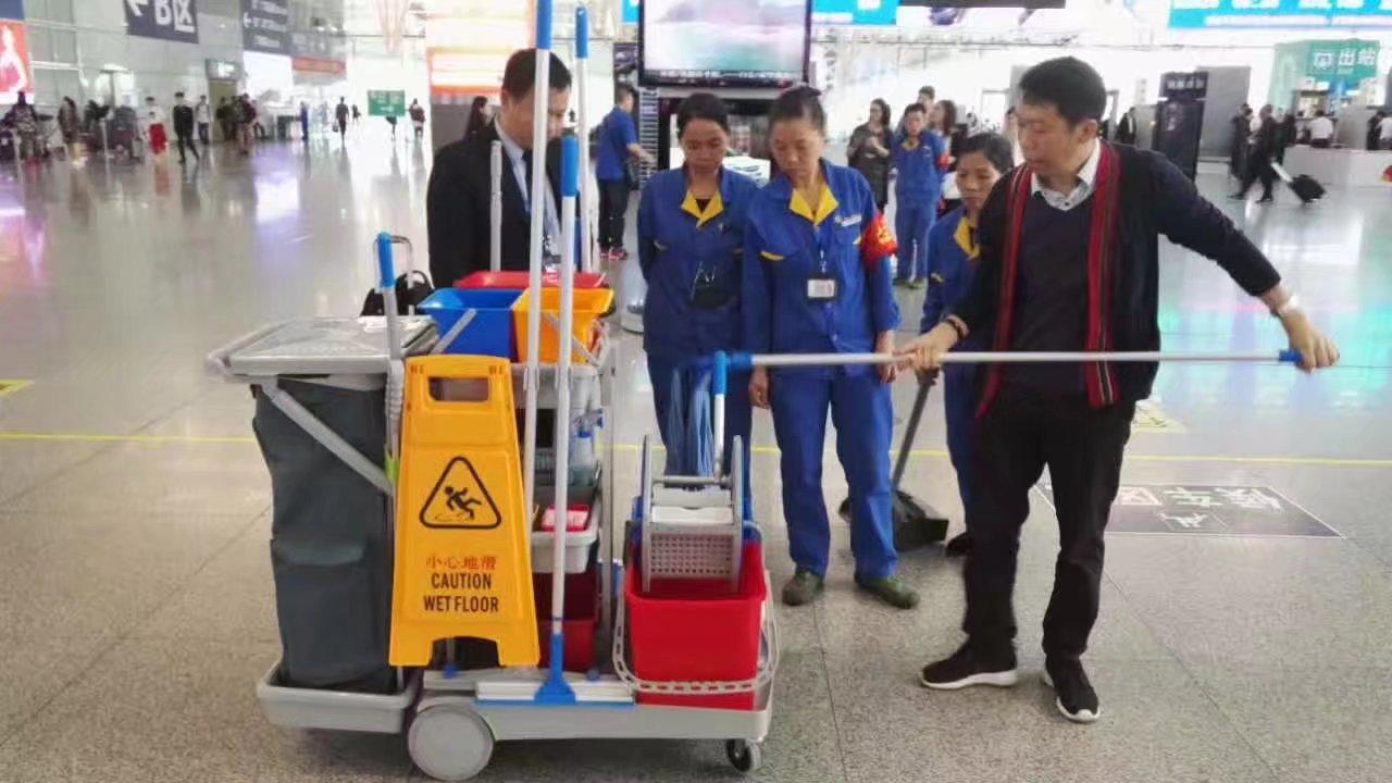 廣（guǎng）州南站