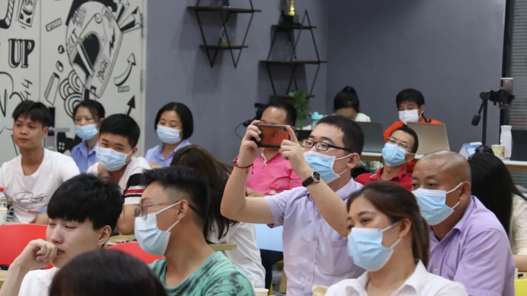 【讓綠色成(chéng)為普遍形態】2022高(gāo)感控(kòng)商業(yè)環境清潔方案分享會隻(zhī)是17c.嫩草网在线观看免费走向高質量發展的(de)第一步