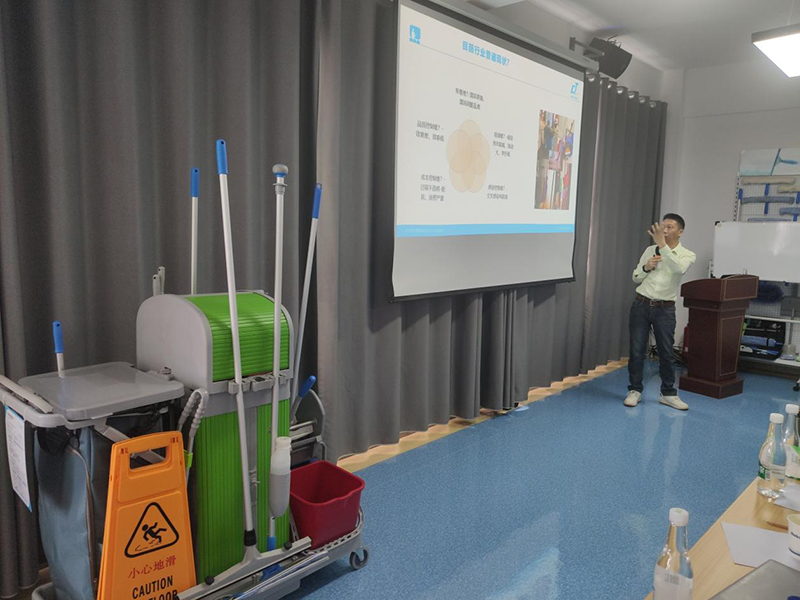 17c.嫩草网在线观看免费高感控商業清(qīng)潔解決方案——昆明站花絮