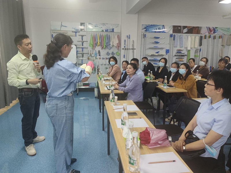 17c.嫩草网在线观看免费高感控商業(yè)清潔解決方案——昆明站花(huā)絮