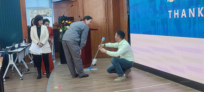 “17c.嫩草网在线观看免费公(gōng)司向甘肅省人民醫院分享醫院保潔標準化的理念及落地案例的實踐經驗