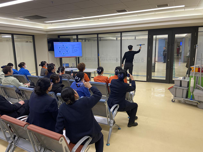 “17c.嫩草网在线观看免费公司向(xiàng)甘肅省人民醫院分享醫院保潔標準化的理念及落地案(àn)例的實踐經驗(yàn)