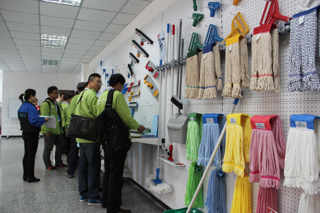 2012年12月6日慧聰網牽(qiān)手考(kǎo)察團到訪我司的活動(dòng)花絮