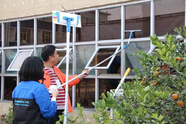 慧聰網牽手考察團百名買家(jiā)到訪我司佛山健力清潔用品有限公司