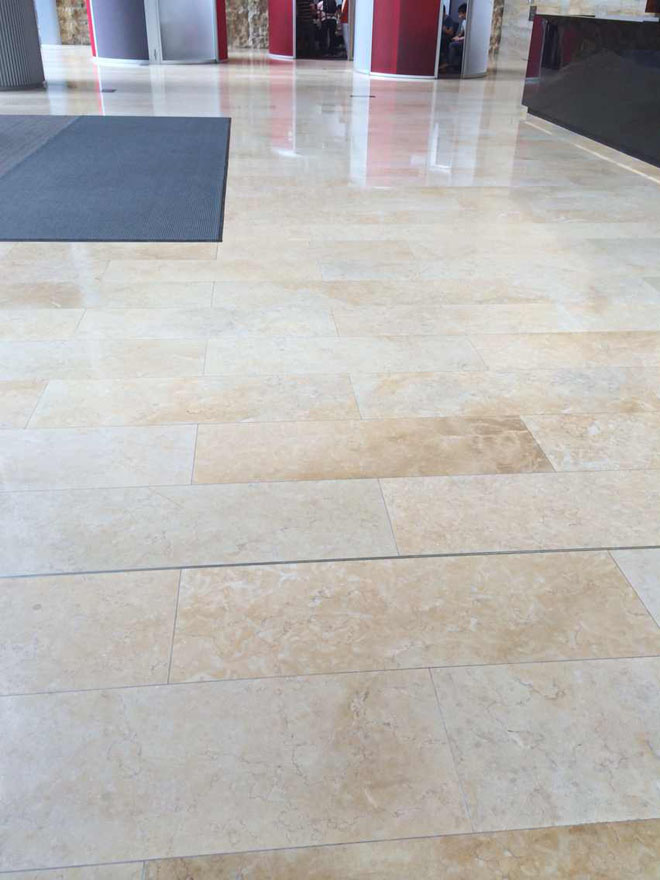 17c.嫩草网在线观看免费(dá)噴灑平拖係統被應用在匯豐銀行廣州總部(廣州太沽匯)