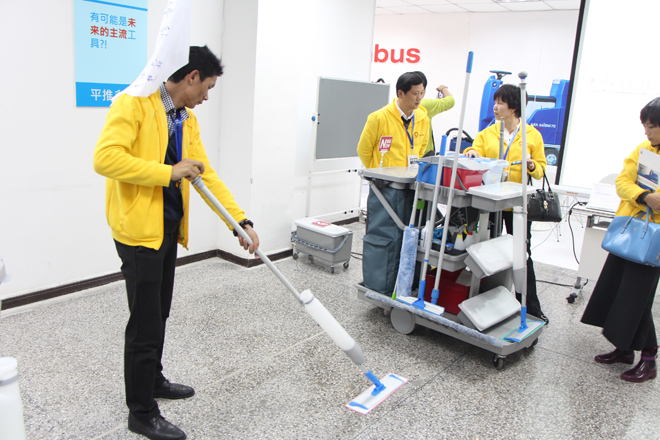 2014年12月6日(rì)慧聰網牽手考察團到訪我司的活動花絮